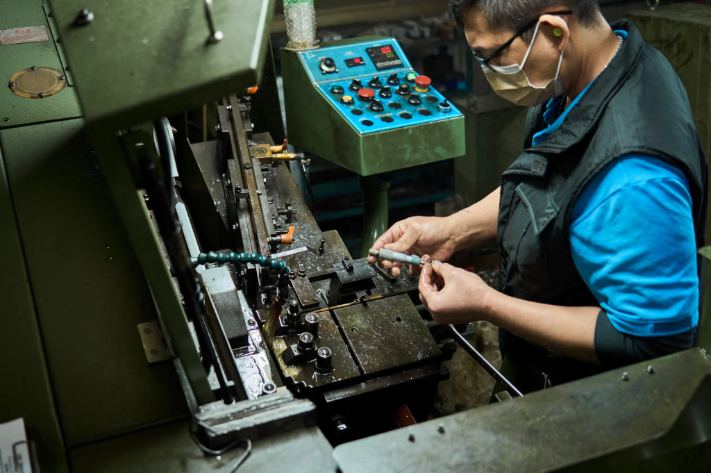 The Manufacturing Process of Bi-Metal Screws