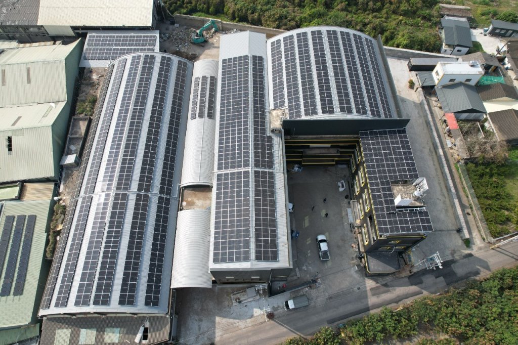 更新實業_工程容量:402.6kWp