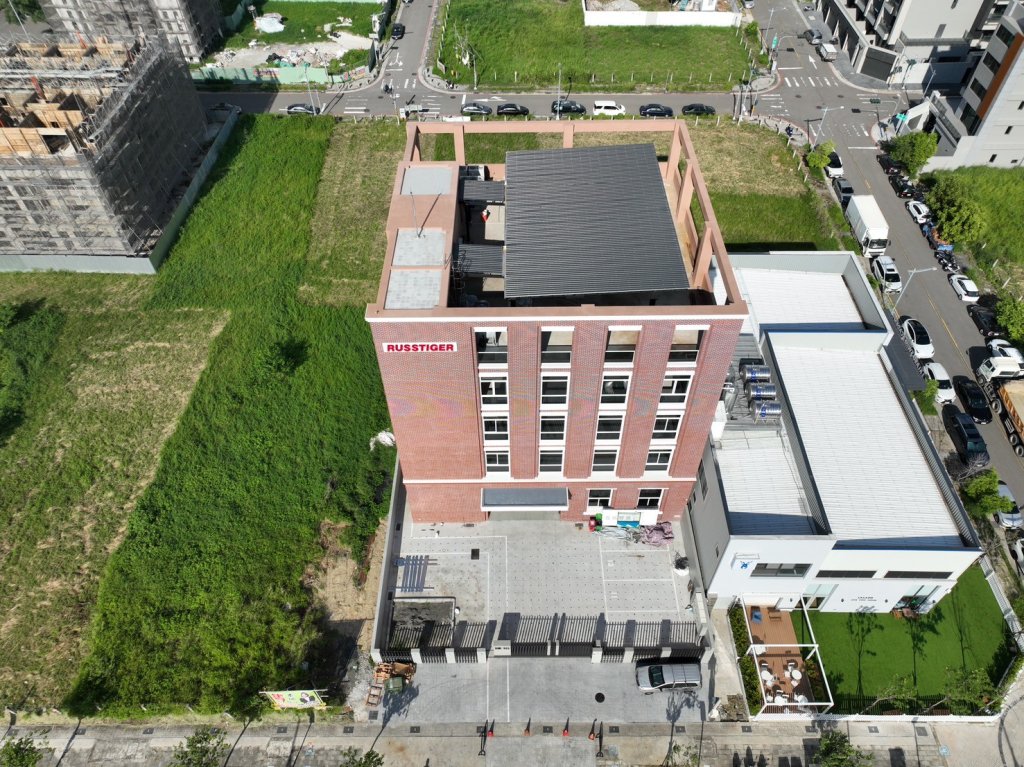 臻裕企業_工程容量:31.68kWp