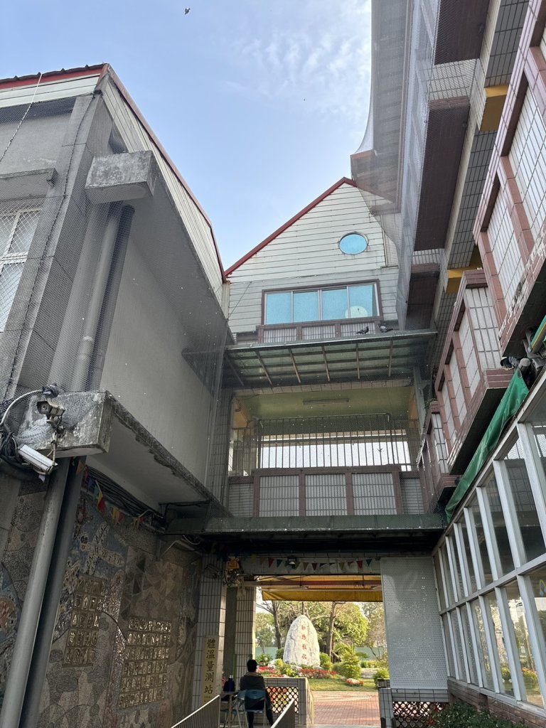 防鳥網與防鳥刺雙重防護：打造更完善的校園防鳥機制