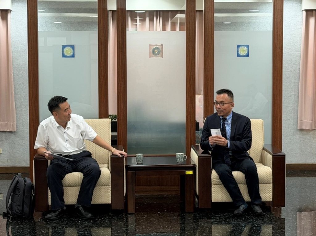 司法的力量來自關懷保護司洪信旭司長走訪臺南，與更生人共築新希望