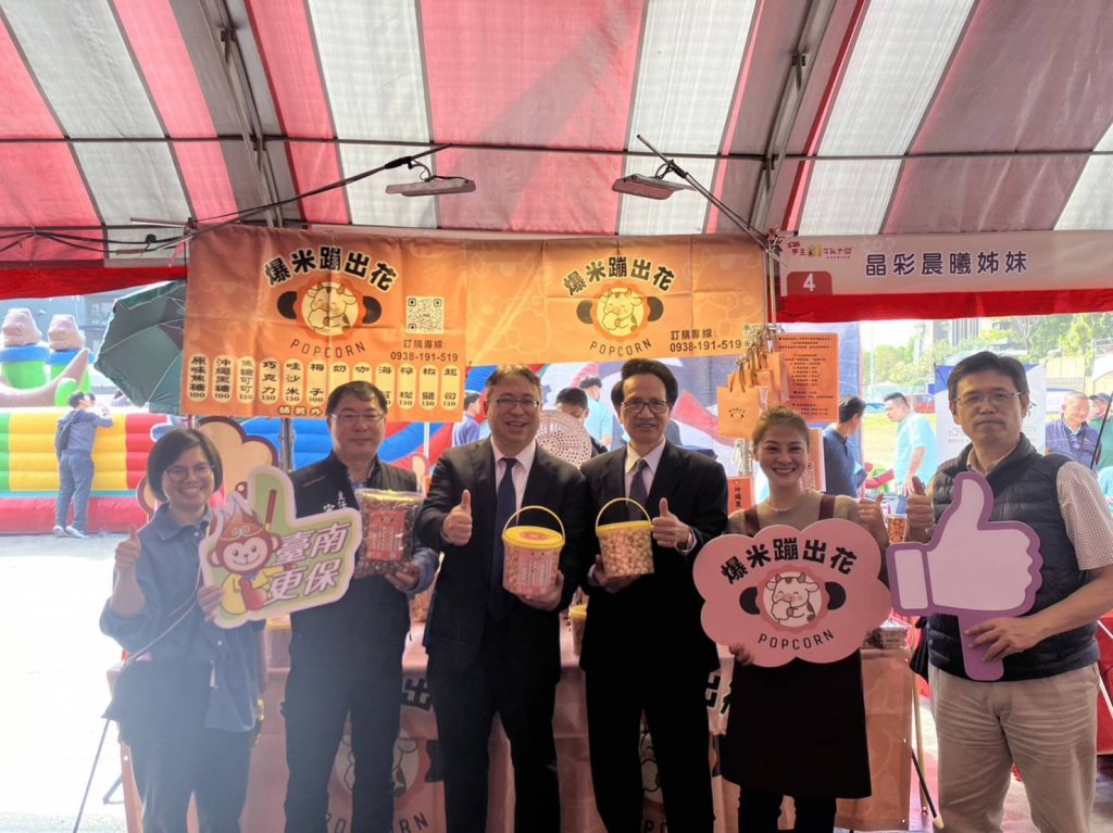 法務部部長鄭銘謙出席更生保護會年貨大街 百攤齊聚展現更生保護工作成果