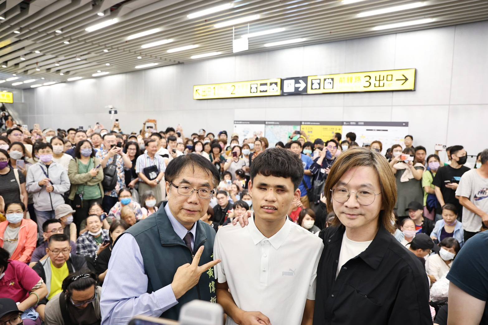 音樂驚喜快閃臺南車站！林隆璇、陳俊豪四手聯彈　共譜府城樂章