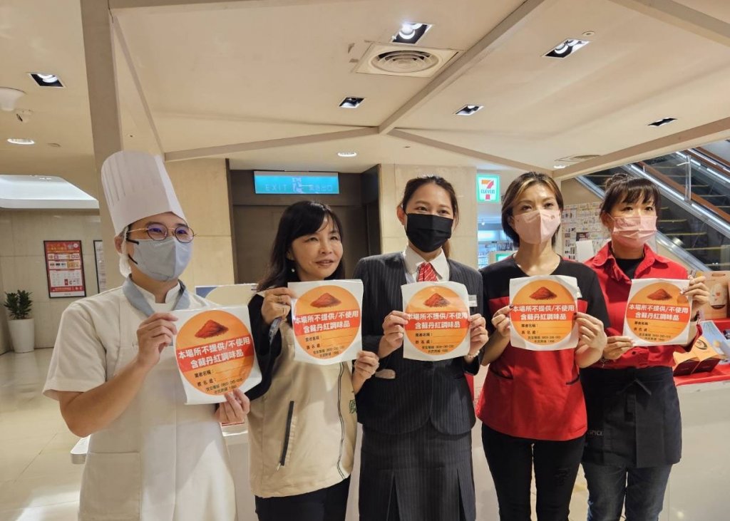 台南市跨局處合作推動食安標章，食品業者張貼配合度高，民眾消費安心