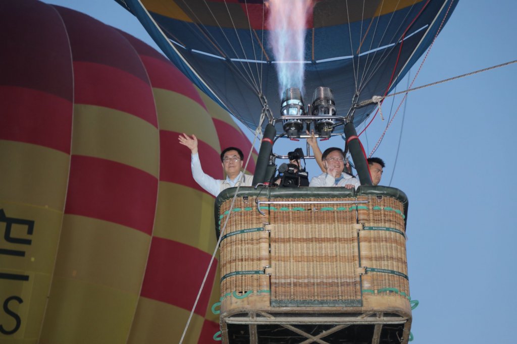 西拉雅森活節登場 黃偉哲一早體驗熱氣球、歡迎大人小孩一起來森活