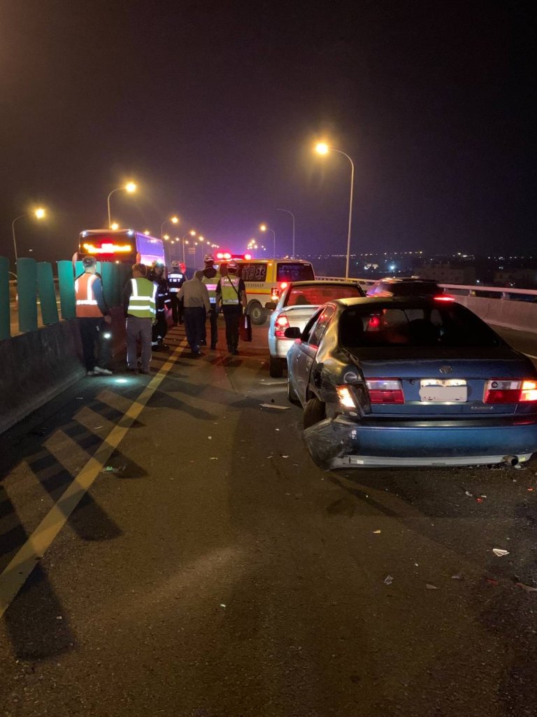 台88快速道路深夜車禍 駕駛擺交通錐遭2車撞擊慘死