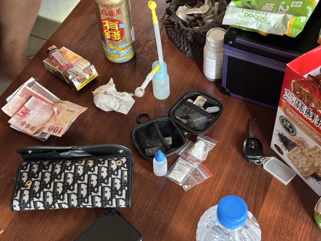 影/南市少年隊強力攻堅   破獲巴洛克式豪宅毒品供應站