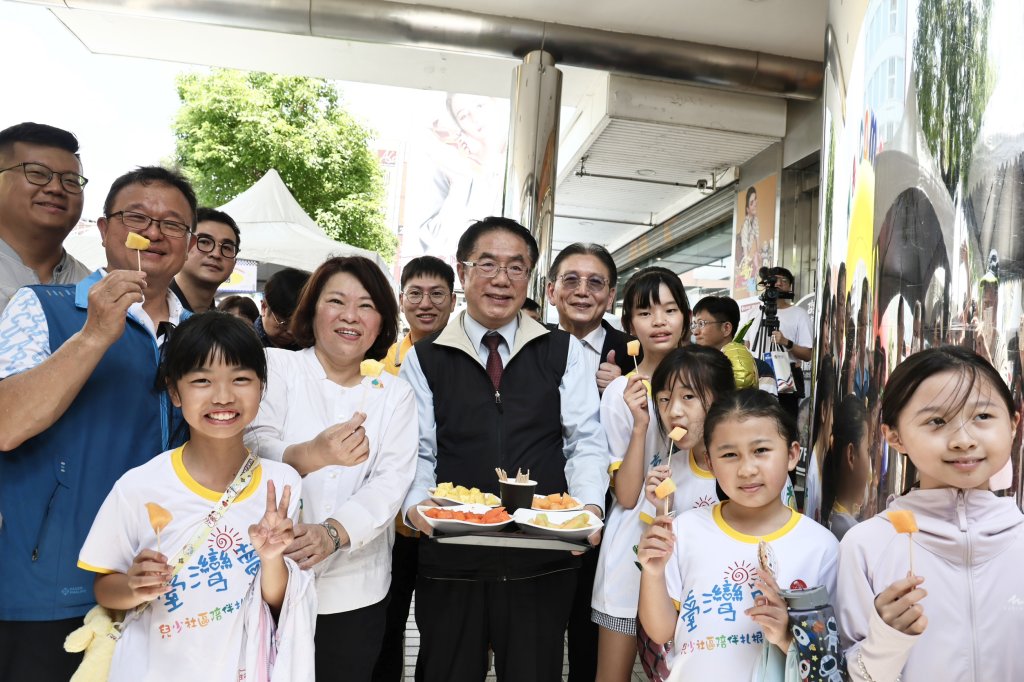 黃偉哲現身嘉義 親自站台推廣台南優質物產