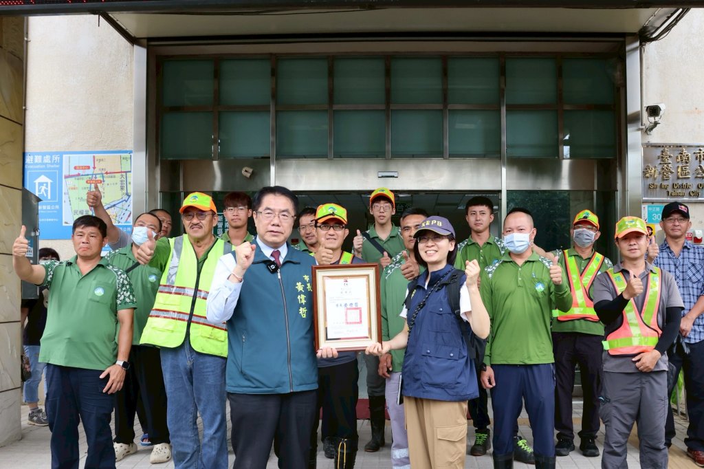 黃偉哲感謝高雄馳援隊圓滿完成支援任務 並承諾未來互助守護家園