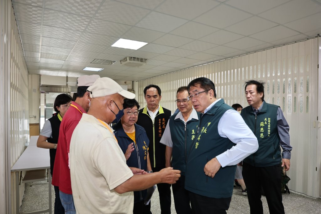 受災戶投入臨工共同重建家園與市容及登革熱防治