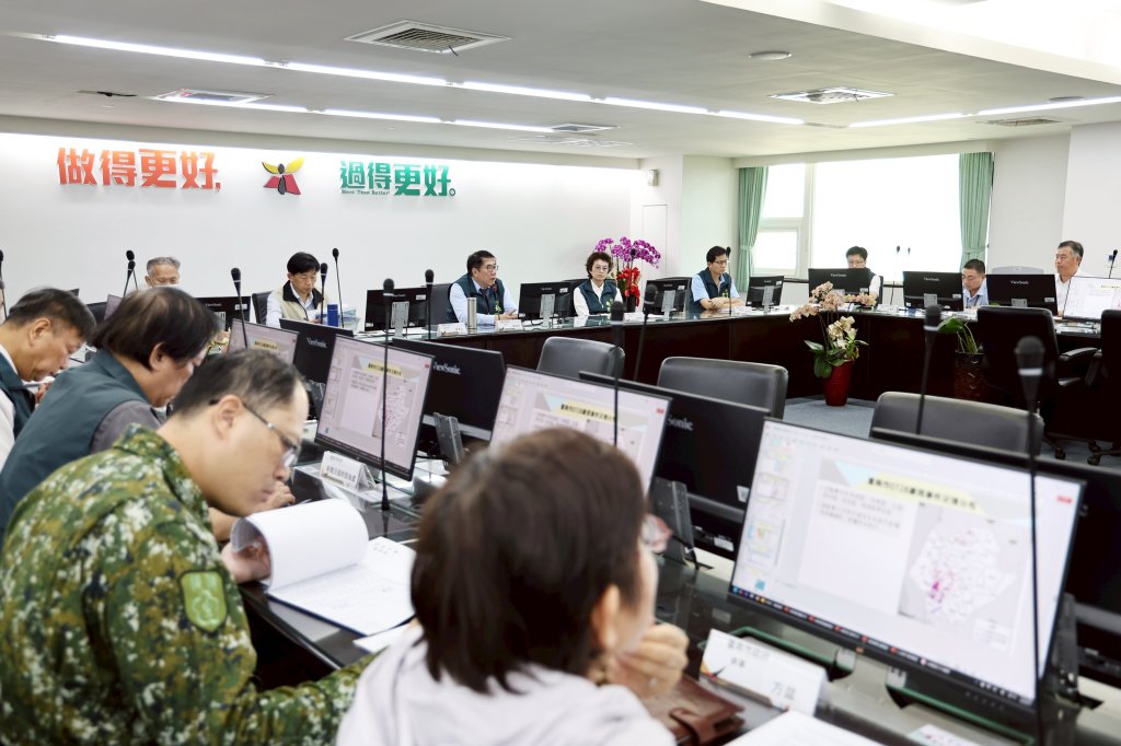 楊柳颱風逼近  黃偉哲召開防颱會議嚴陣以待   及早因應防範