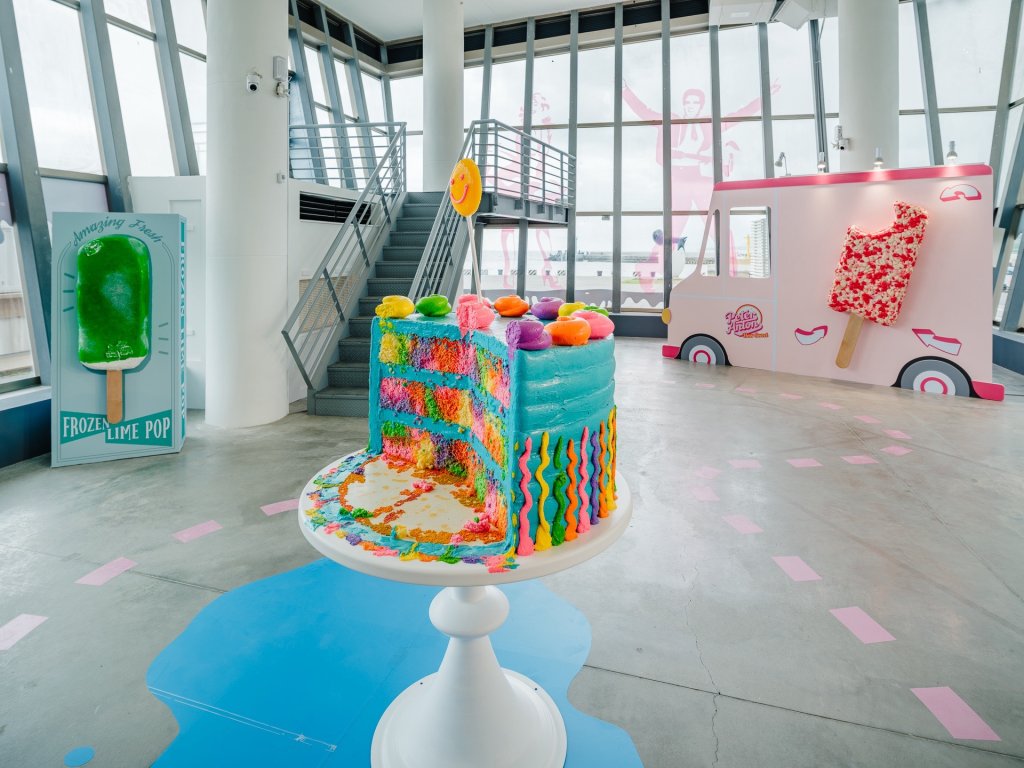 「How Sweet甜的滋味」彼得安東巨型甜點展　看海美術館化身夢幻甜品店