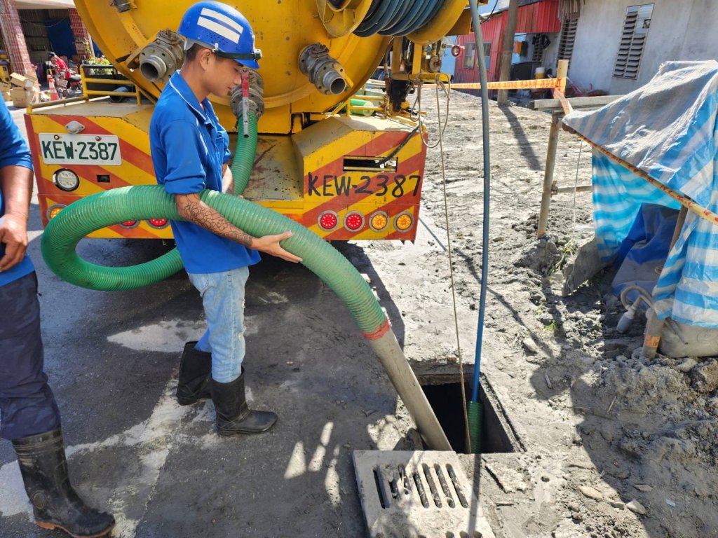 南市水利局再出動！高壓吸泥機馳援花蓮災區　共助重建家園