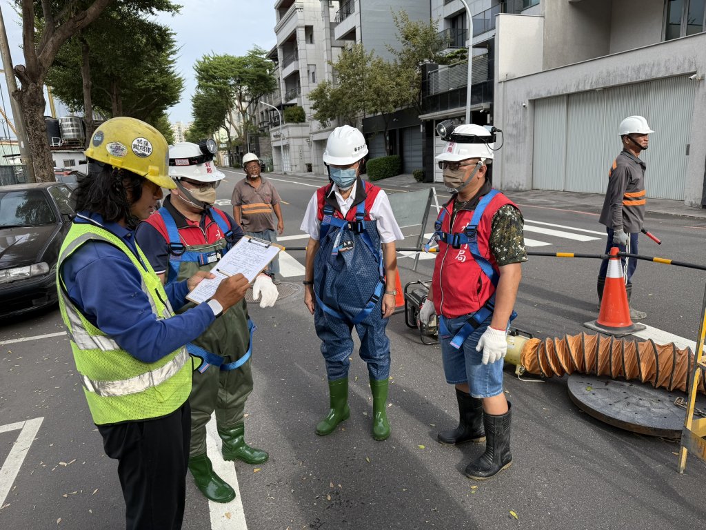 黃偉哲關心市民防汛安全　要求水利局加速清淤護社區