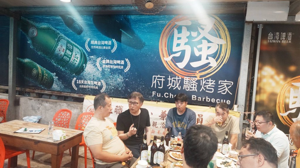   鮮度爆表！台南火車站後站「府城騷烤家」全新菜單登場，生猛海鮮即刻上桌！