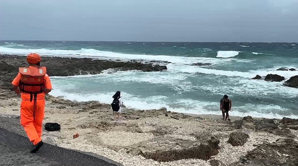 影/鳳凰颱風逼近南部防颱總動員　民眾應提前防災、遠離海邊保安全