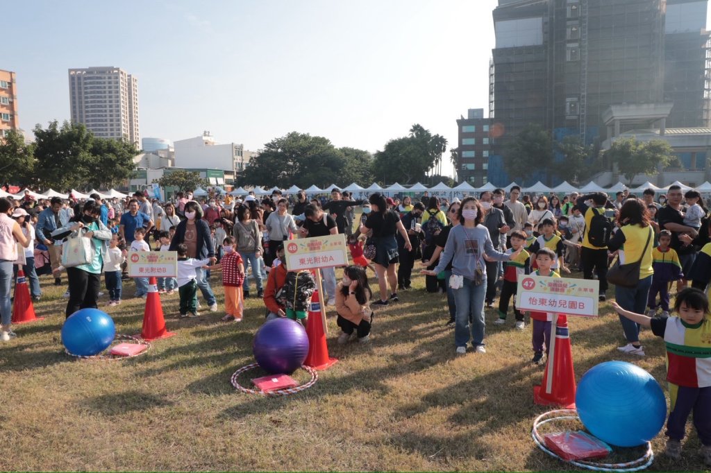 萌度爆表！台南幼兒運動會首場開賽　千名親子運動場同樂