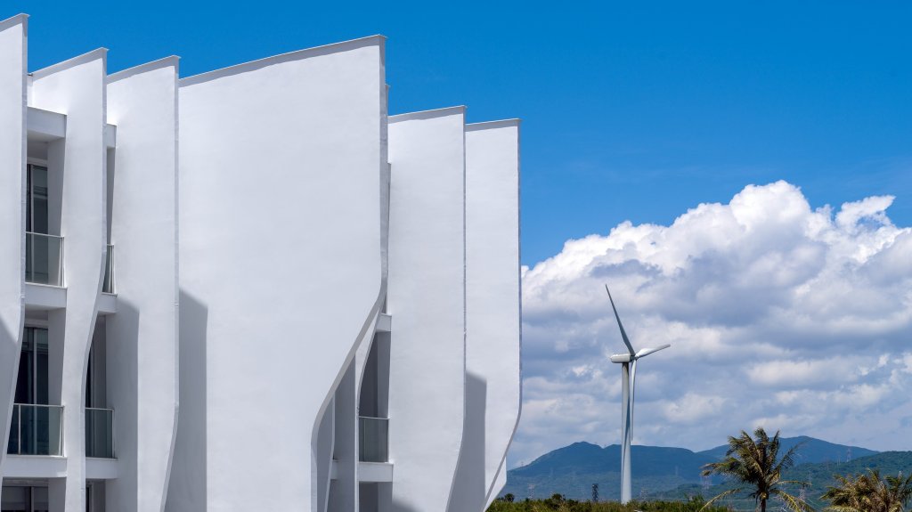 壁湖新地標「風華墾丁館」登場！呼吸式海景建築＋55 折優惠搶攻買氣