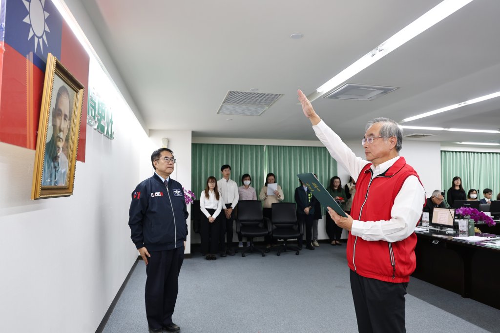 台南消防局新卸任局長交接 黃偉哲感謝李明峯長年奉獻、楊宗林正式上任