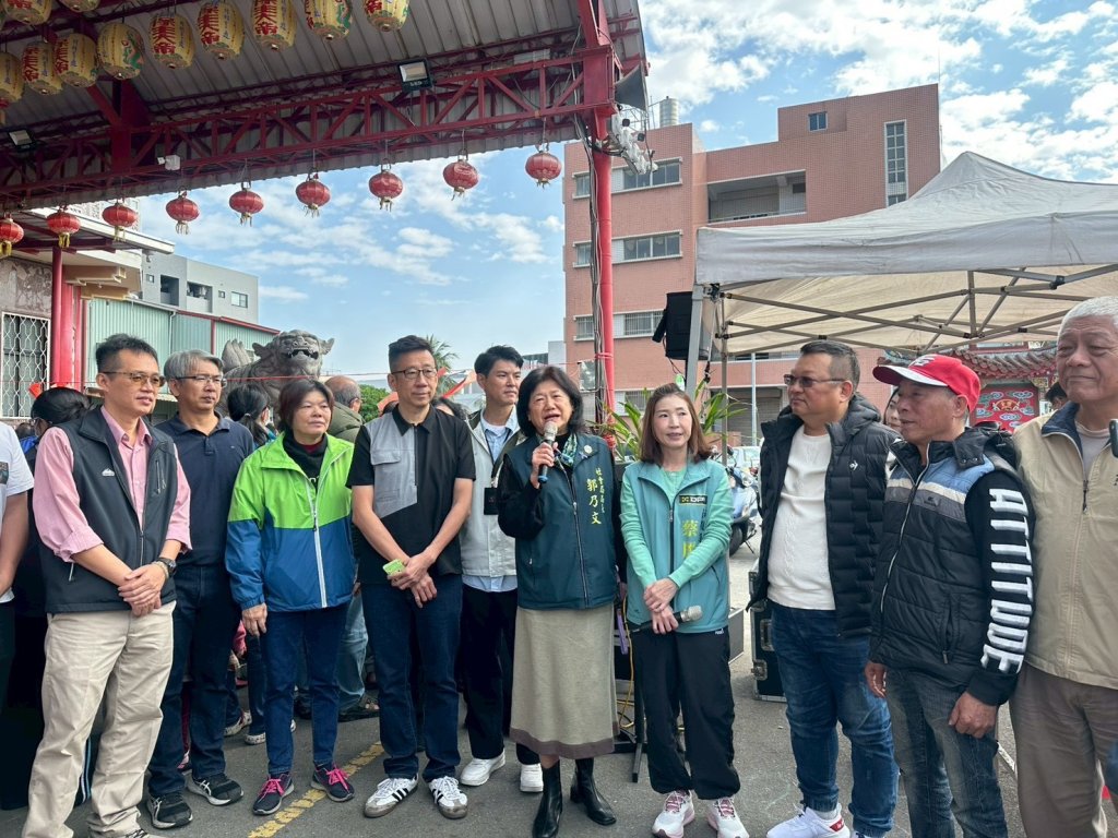 用行動迎新春！蔡麗青公益五連發首場登場   民眾踴躍擠滿廟埕