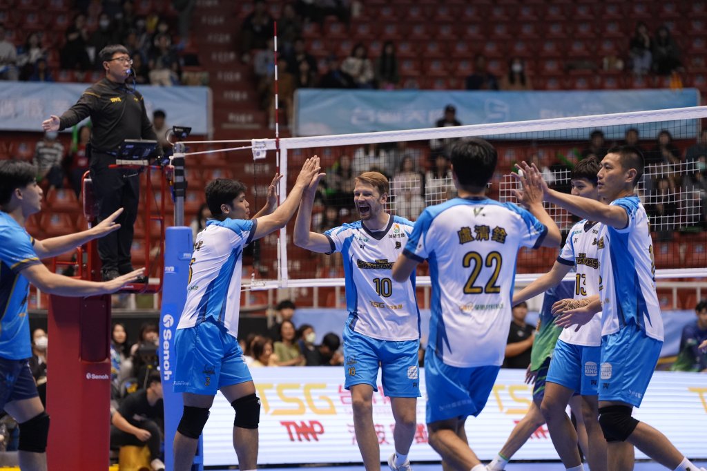 台鋼天鷹主場發威 直落三力退臺中連莊