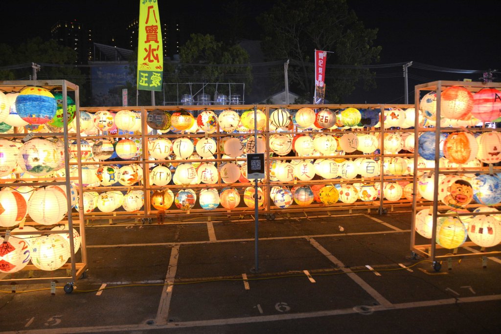 台南夜市再添夢幻新景 大東東夜市1120盞童趣燈籠點亮「光之大道」