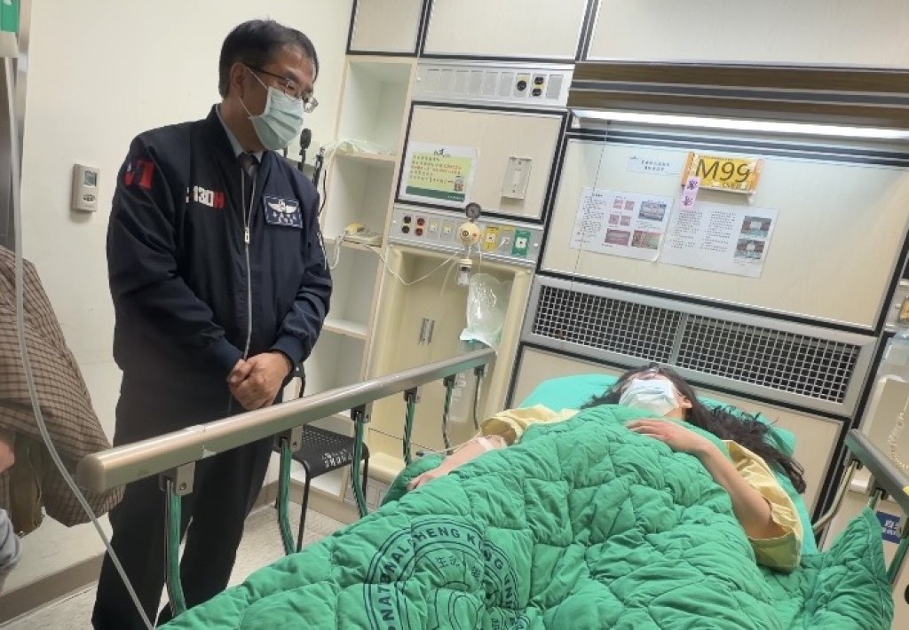 第一時間不缺席　黃偉哲赴成大醫院關心傷者、感謝救護人員