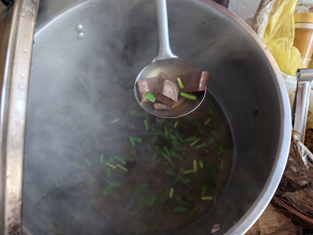 【鄉居拾穗-默子】超過一甲子的豬血湯