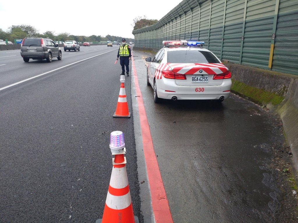 過年安心上路！春節國道疏運開跑   「紅斑馬」全線服務守護返鄉路