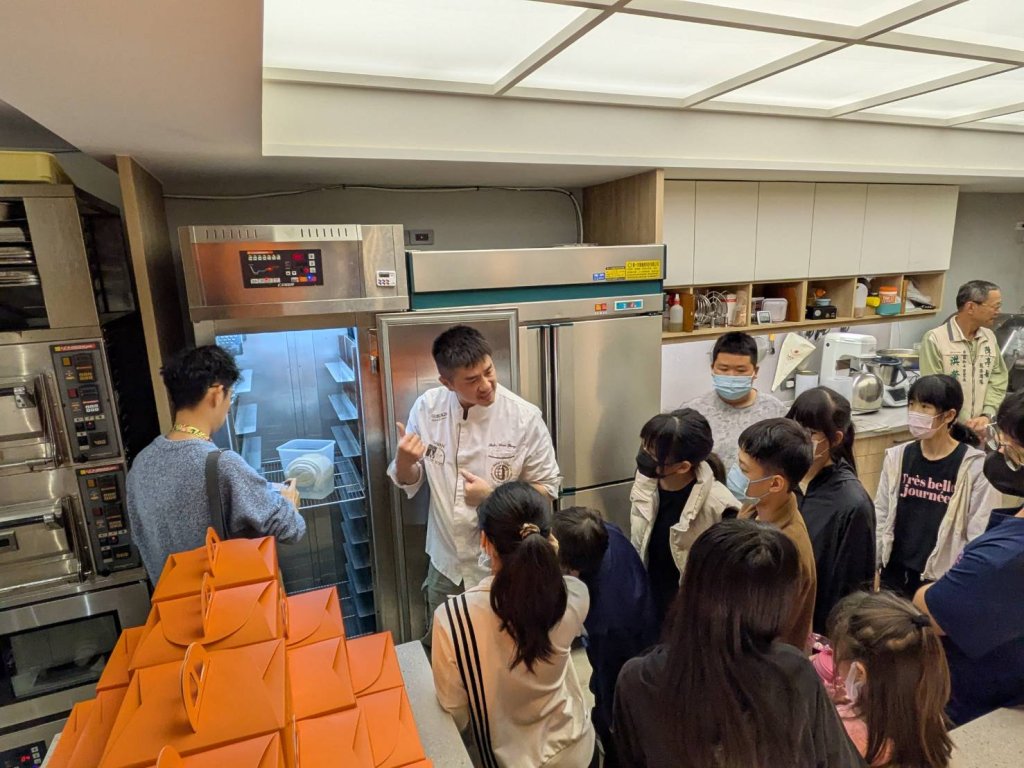 南市府攜手民間傳遞溫暖 弱勢兒少品嘗世界冠軍麵包