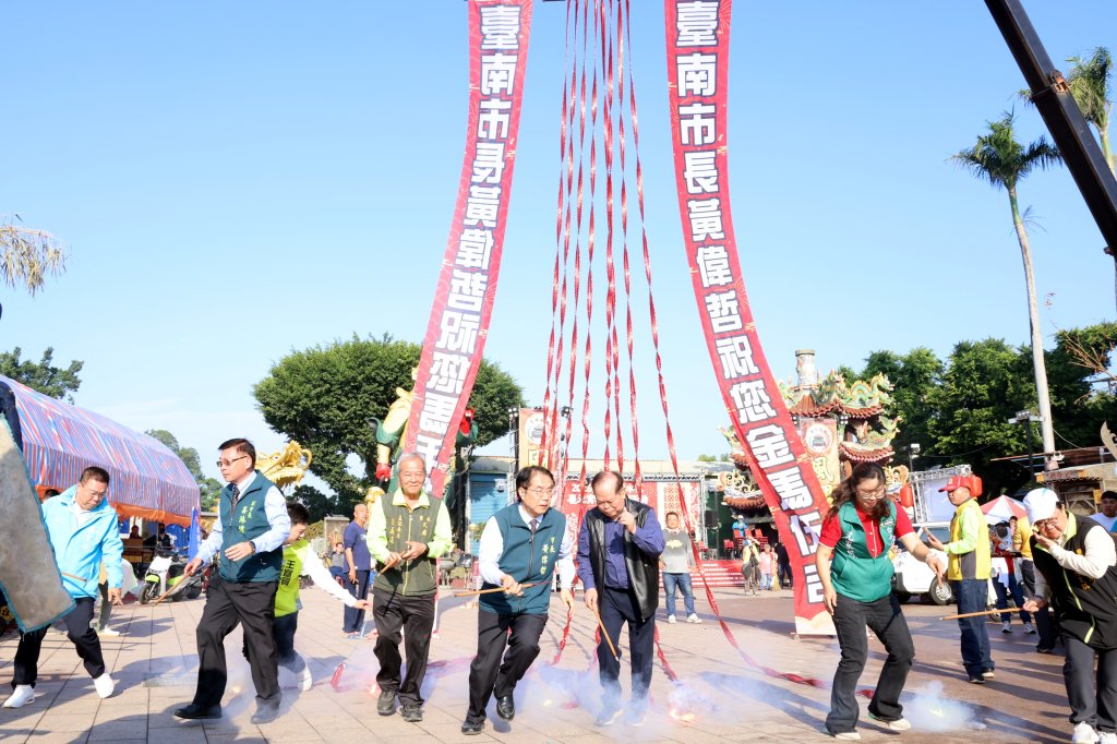 北天燈‧南蜂炮 鹽水蜂炮今熱鬧登場 展宗教文化底蘊