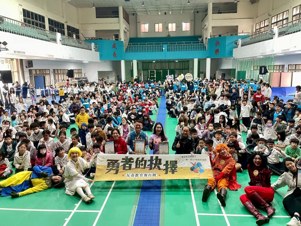 台南隨機攻擊引發社會反思 李伯利為孩子築起防毒長城