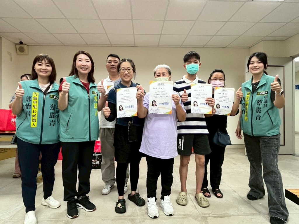 小手牽大手撿垃圾　蔡麗青號召志工用行動愛地球