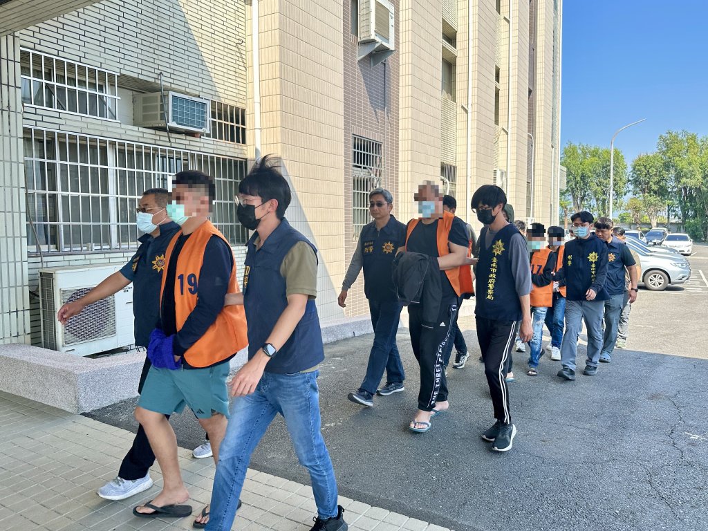 影/南警強力掃黑破獲工程勒索案 逮12人送辦