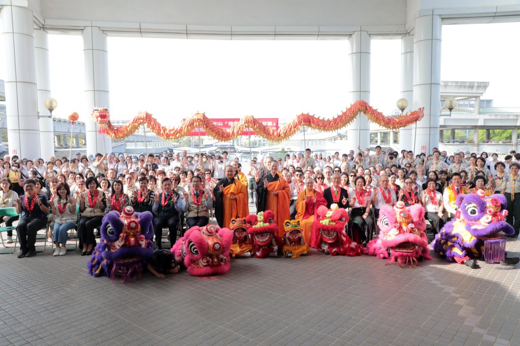 浴佛淨心傳善念！黃偉哲現身佛光山南台別院與民眾共祈福