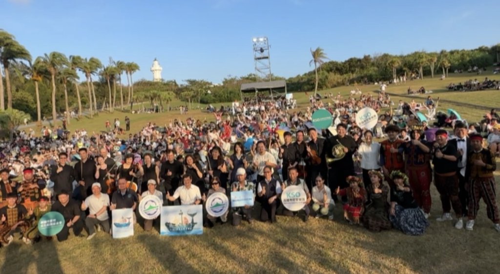 不用進音樂廳！墾丁直接把海邊變舞台