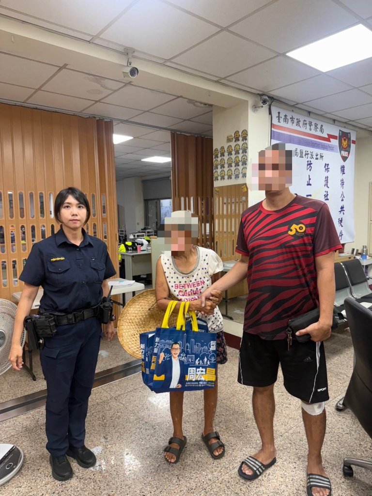 永康警憑蛛絲馬跡尋獲家屬　助迷途老婦重返溫暖家園