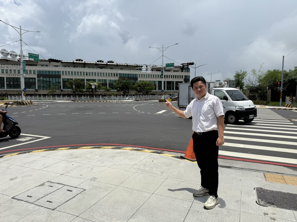 改善通勤壅塞 南市議員李啟維建議開放新建橋內車道紓解塞車