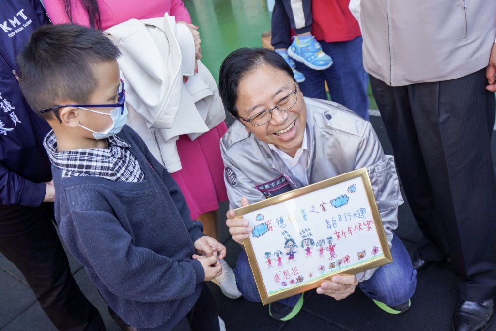 桃園張市長訪視楊梅育德兒童之家 祝福孩子們快樂成長<大和傳媒>