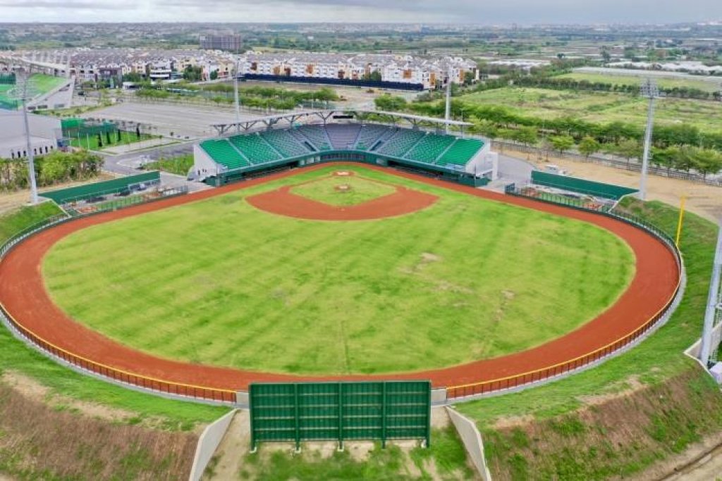 亞太國際棒球訓練中心成棒主球場上梁 黃偉哲期待台南的棒球夢早日實現<大和傳媒>