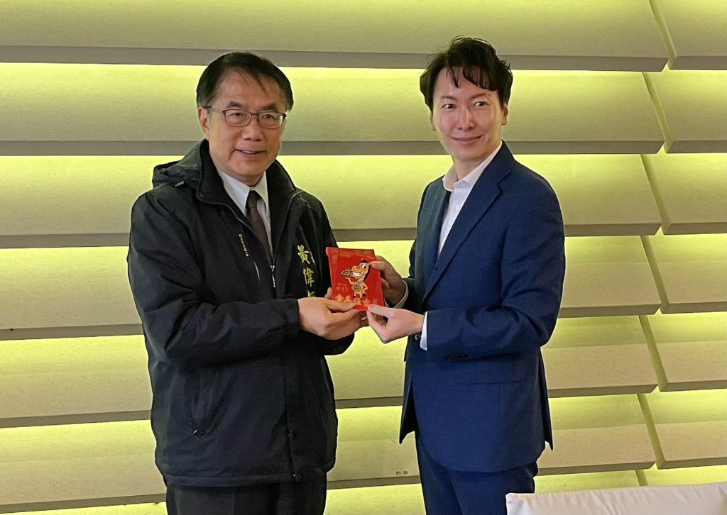 深化國際棒球交流　黃偉哲市長探訪樂天巨人隊並致贈春節紅包<大和傳媒>