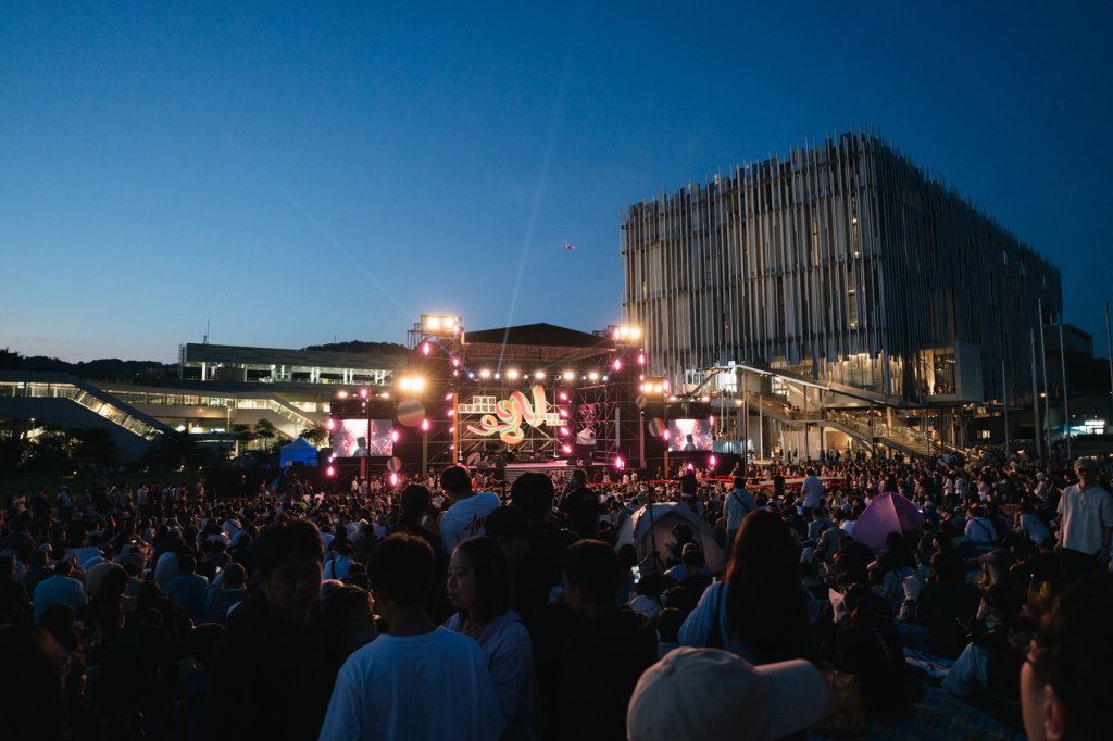 「海山夜行」點亮夜空！新北美術館光雕劇場6/20-7/12登場 夏至音樂節搶先看! 光雕展演串聯海山地景與城市未來<大和傳媒>