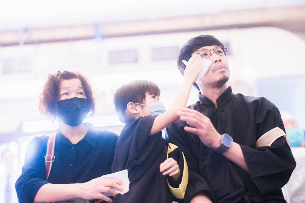 過世後的心理陪伴：如何支持悲痛中的親友