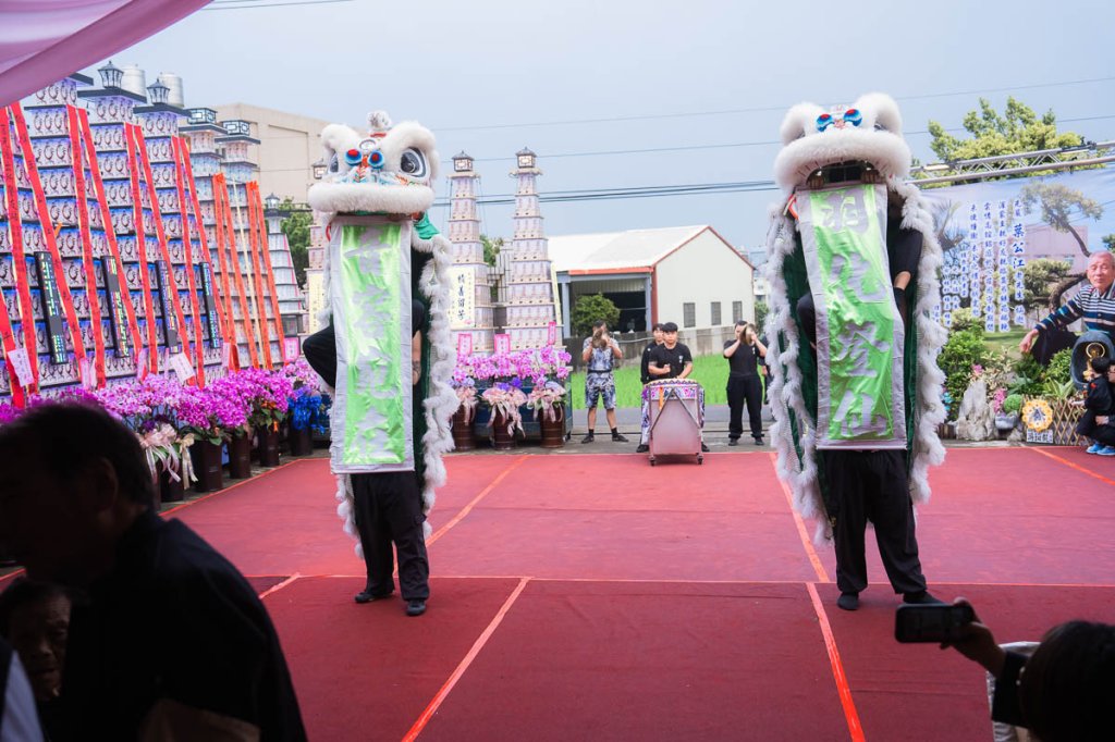 喪禮攝影到底在拍什麼？不是拍眼淚，而是留下人生最後一次團圓