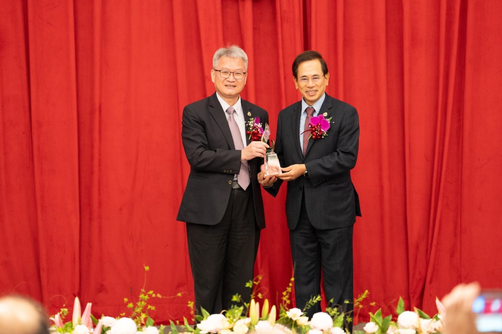  中山醫大65週年校慶　吳元煌獲頒名譽博士、護理系同慶傳承六十載