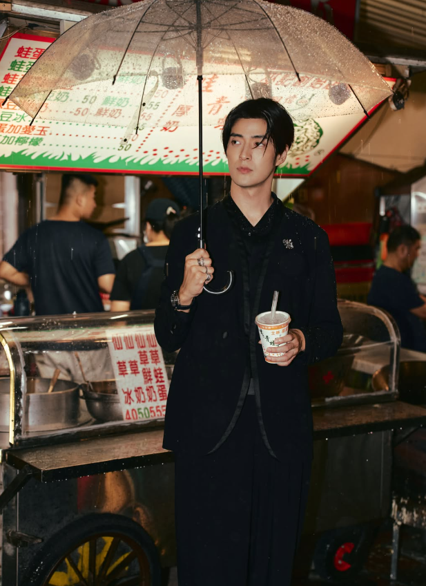 James Lee同台莫文蔚受到矚目。（圖／翻攝James Lee IG）