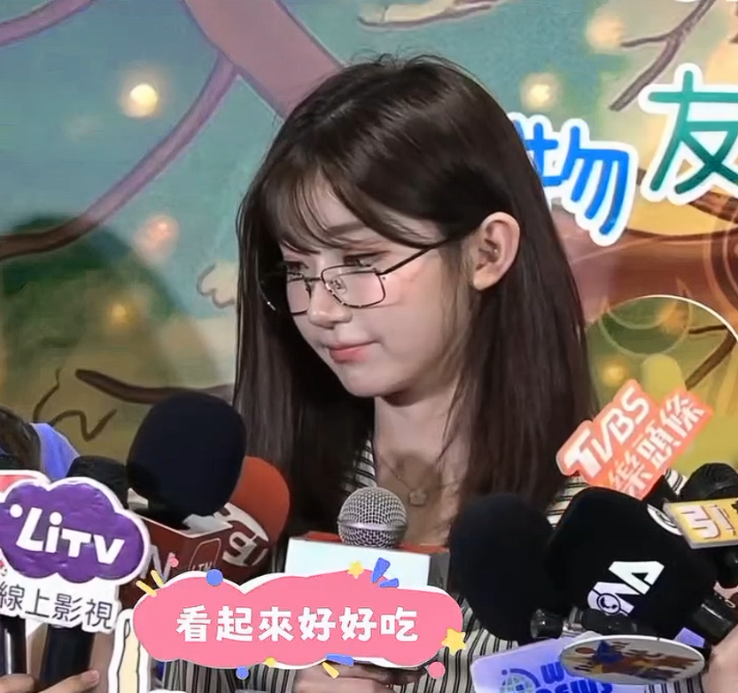 李珠珢恐龍裝義賣飆3.6萬。(圖/翻攝李珠珢IG)