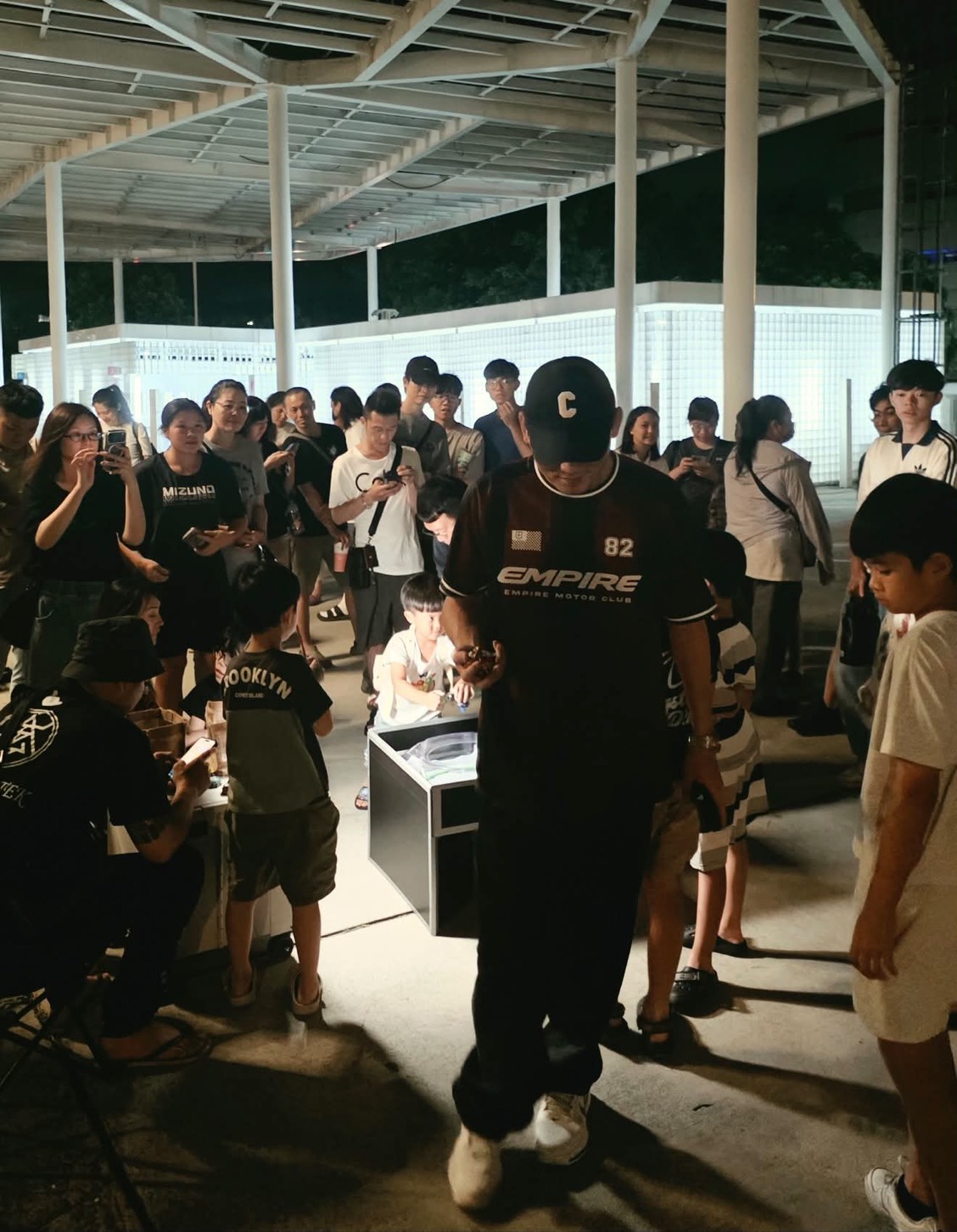 春風苦練3週戰鬥陀螺後重返公園,終於戰勝。(圖/翻攝春風Threads)