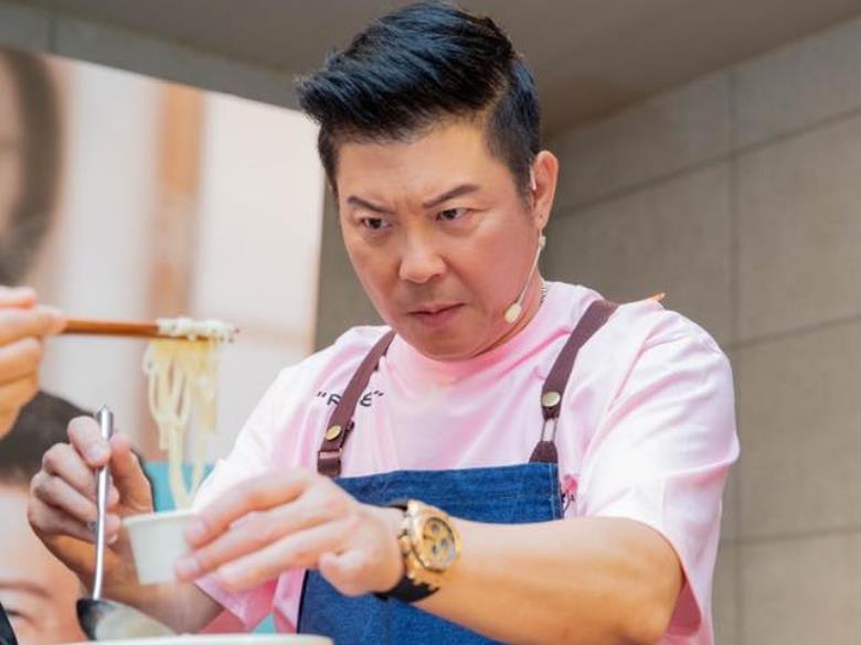 曾拌麵也用到毒油,開放辦理退費。(圖/翻攝曾國城臉書)