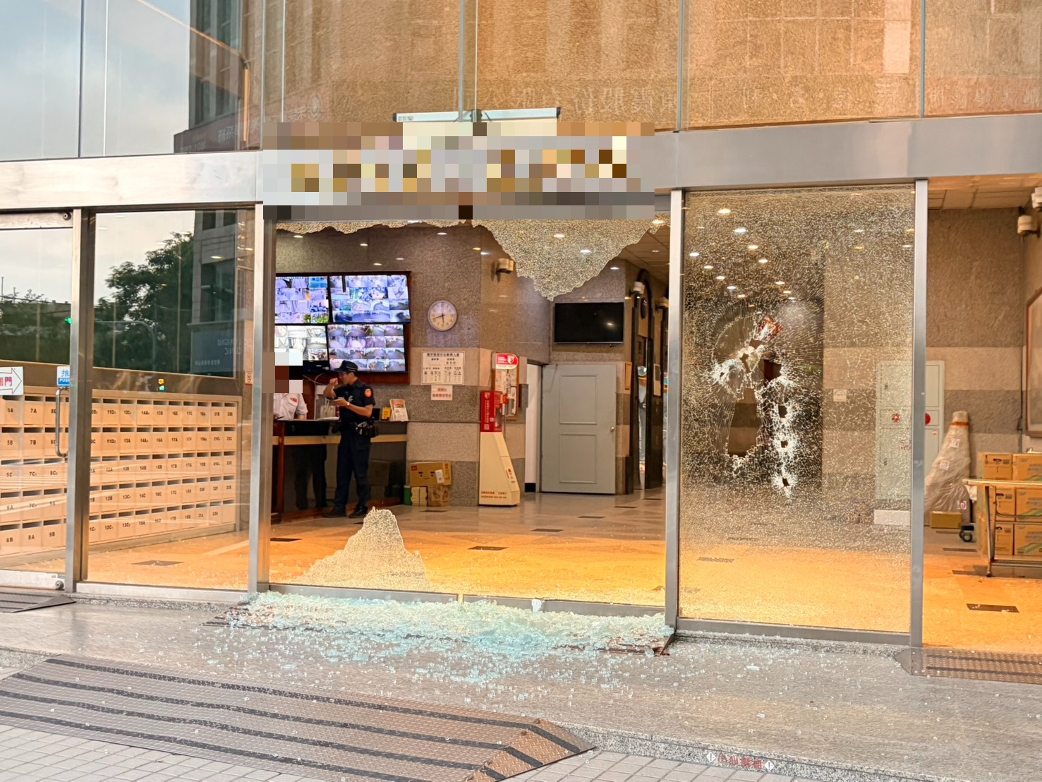 酒後敬酒爆口角竟持槍洩憤 台中男朝商辦大樓開槍後逃逸投案